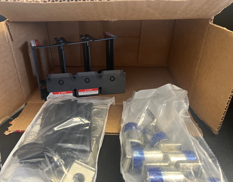 New Schneider Electric Crimp Lug 2-Wire 300 kcmil Cu